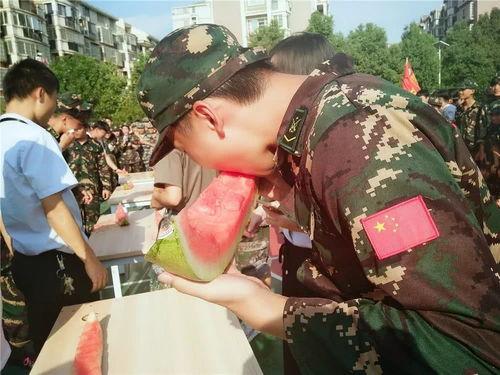 吃瓜群众军演,吃瓜群众热议国防风采