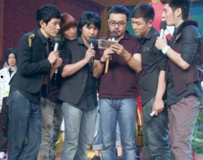 天天兄弟吃瓜场面,欢乐吃瓜场面引网友热议