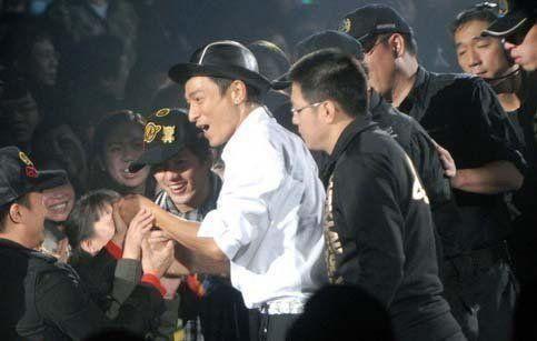 上海电影节吃瓜视频,明星幕后趣事大揭秘