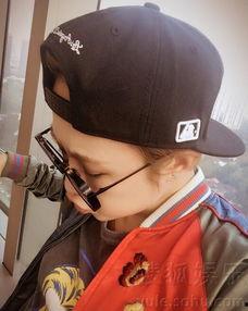 吃瓜戴帽子,吃瓜群众戴帽子的趣味日常