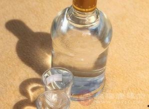 吃瓜蒙主白酒,品味独特，传承匠心